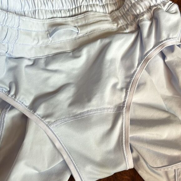 Lululemon Hotty Hot High-Rise Short 4"
Blue Linen - Picture 6 of 8